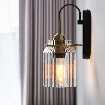 Vintage Wandlampe mit geriffeltem Glasschirm für Flure, Eingänge und Schlafzimmer