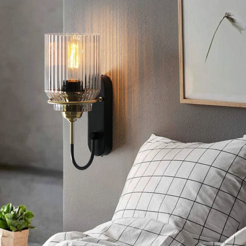 Vintage Wandlampe mit geriffeltem Glasschirm für Flure, Eingänge und Schlafzimmer