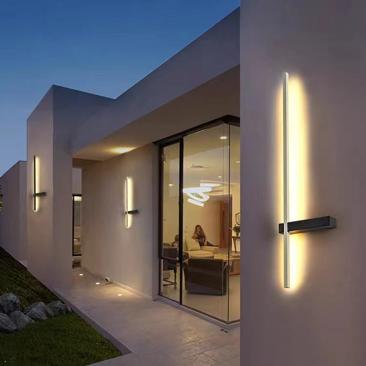 Solar-Wandleuchte aus Edelstahl mit LED-Beleuchtung für Garten und Außenbereiche