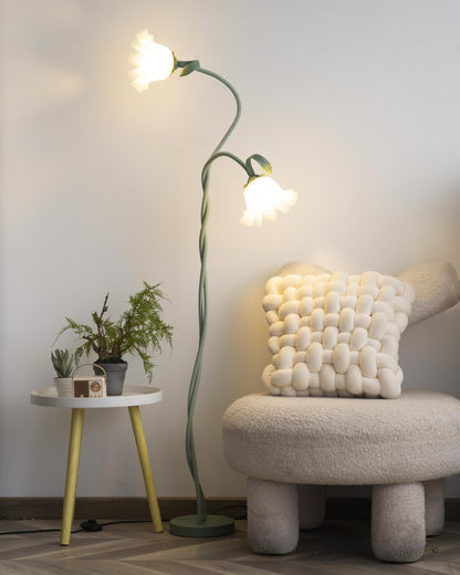 Calla Blumen Stehlampe mit Metallrahmen und LED-Fassung für Wohn- und Schlafzimmer