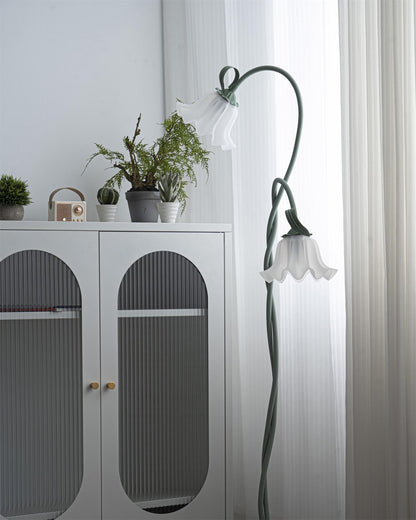 Calla Blumen Stehlampe mit Metallrahmen und LED-Fassung für Wohn- und Schlafzimmer