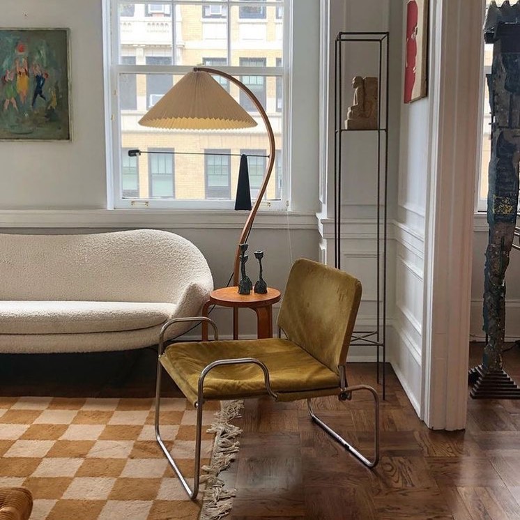 Stehlampe aus Holz und Metall mit Leinenlampenschirm für Wohnräume