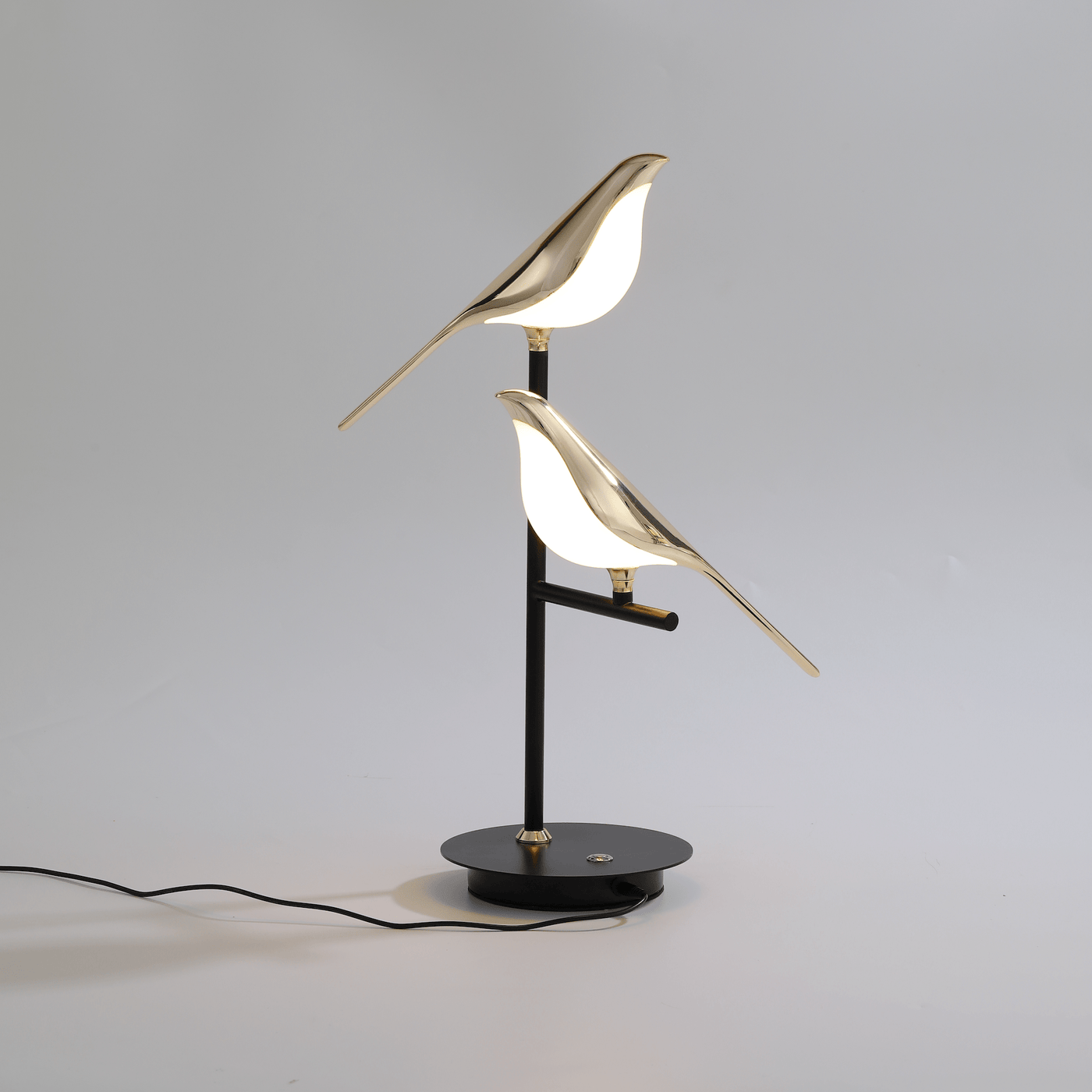 LED Tischlampe mit Vogel-Design – Dimmbar und Energieeffizient für Wohn- und Arbeitsräume