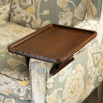 Sofa-Armlehnen-Tisch mit rutschfester Gummigriff-Unterlage für Getränke & Snacks – 4 Farben (Natur, Schwarz, Braun, Weiß)