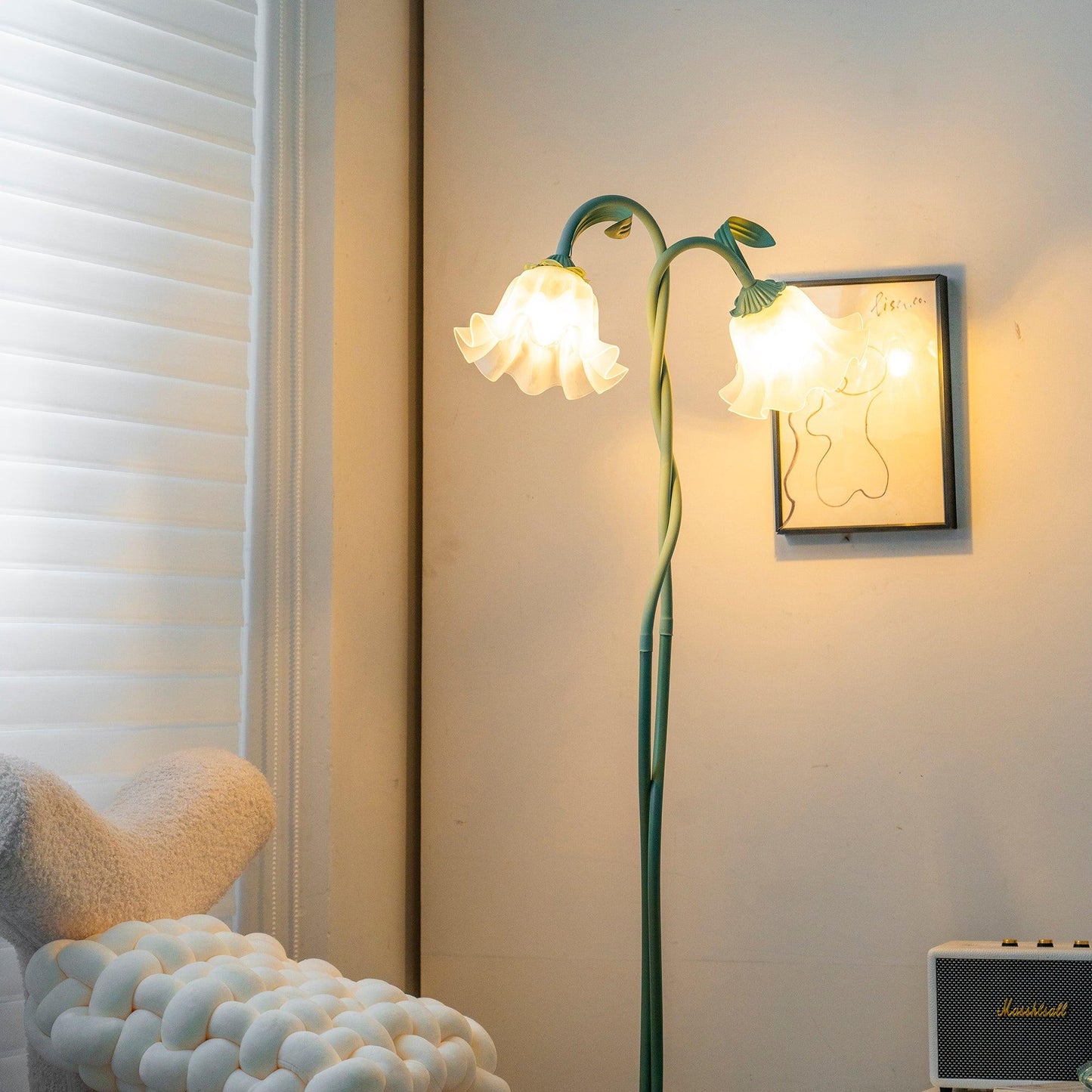 Calla Blumen Stehlampe mit Metallrahmen und LED-Fassung für Wohn- und Schlafzimmer