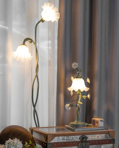 Calla Blumen Stehlampe mit Metallrahmen und LED-Fassung für Wohn- und Schlafzimmer