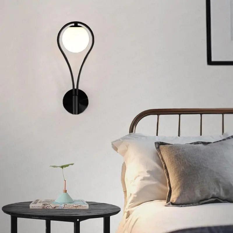 Wandlampe im nordischen Stil mit Eisen- und Glasdesign für Wohnzimmer und Essbereiche