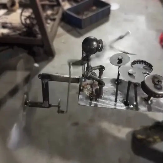 Metall-Windspiel mit Gitarrenmotiv und Drehrad für Garten, Terrasse und Balkon