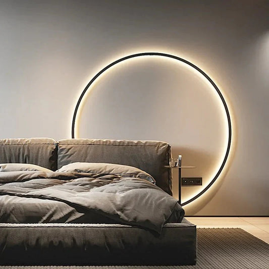 Runde Wandlampe mit minimalistischem Design und gleichmäßiger Beleuchtung