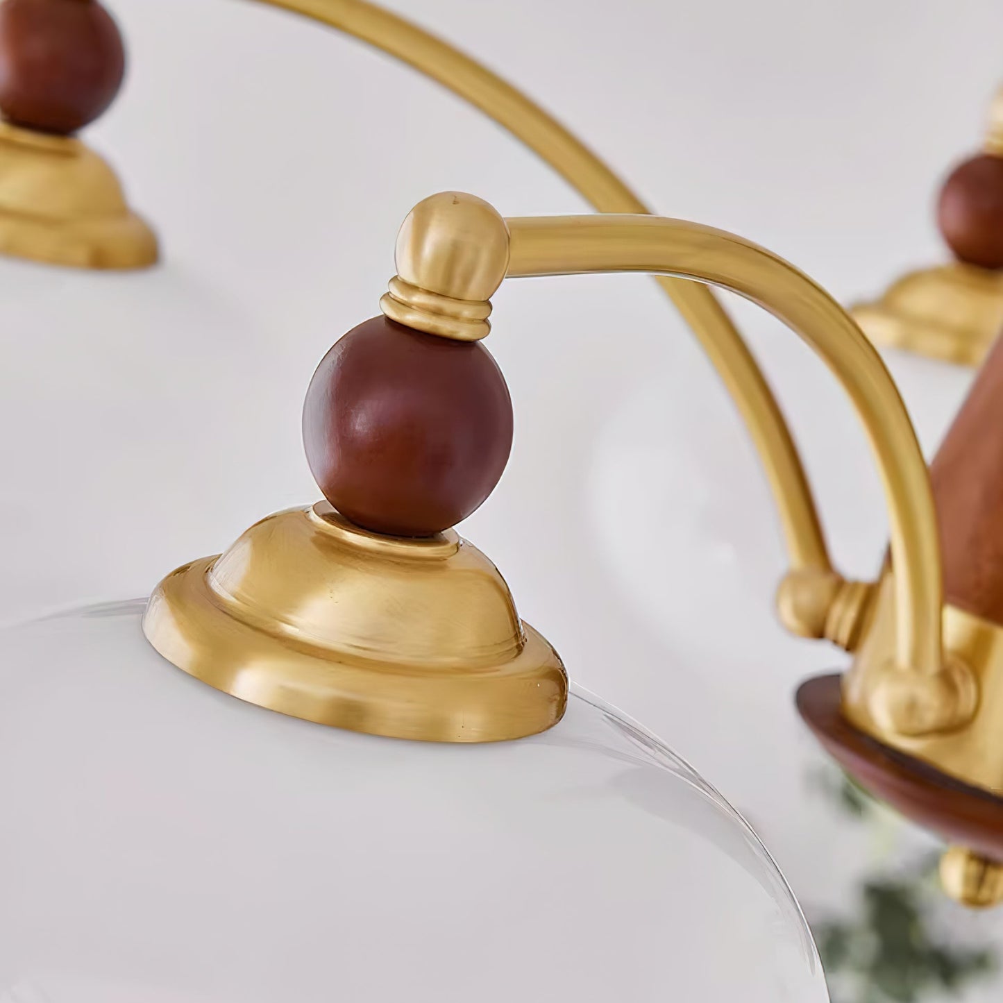 Retro Hängelampe mit Holz- und Metallakzenten für Esszimmer und Wohnzimmer