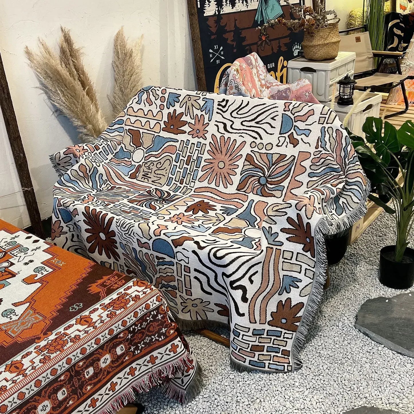 Vielseitige Wohndecke mit geometrischem Muster für Wohnzimmer und Schlafzimmer