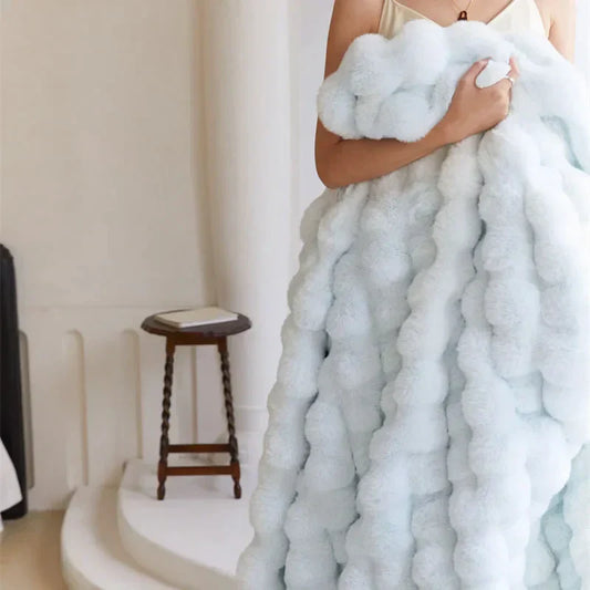 Fleece-Decke mit kariertem Muster und warmer, weicher Oberfläche für Sofa und Bett