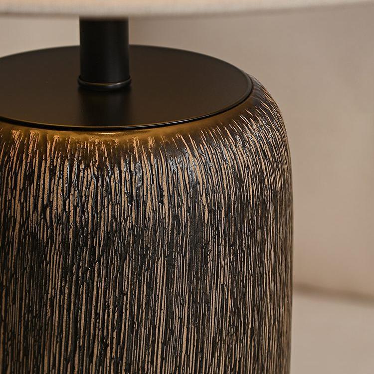 Stehlampe aus Holzoptik mit LED-Kompatibilität für Wohn- und Arbeitsbereiche