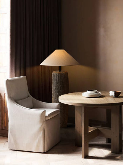 Stehlampe aus Holzoptik mit LED-Kompatibilität für Wohn- und Arbeitsbereiche