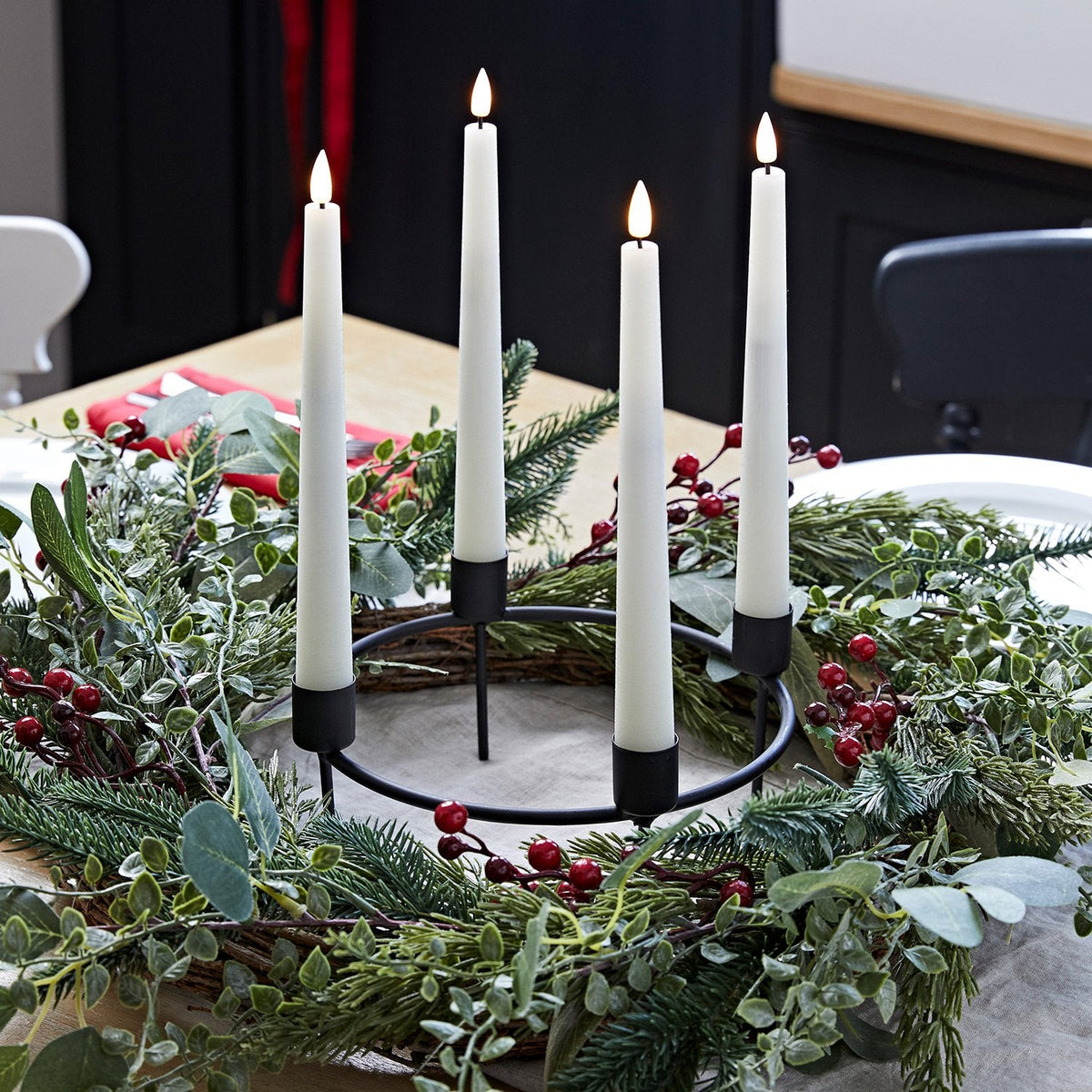 Adventskranz mit Kerzenhalter und LED Kerzen