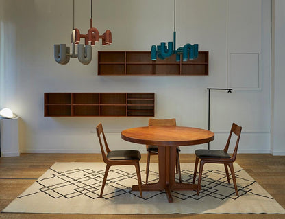 Modulare LED-Deckenleuchte mit verstellbaren Armen für individuelle Beleuchtung