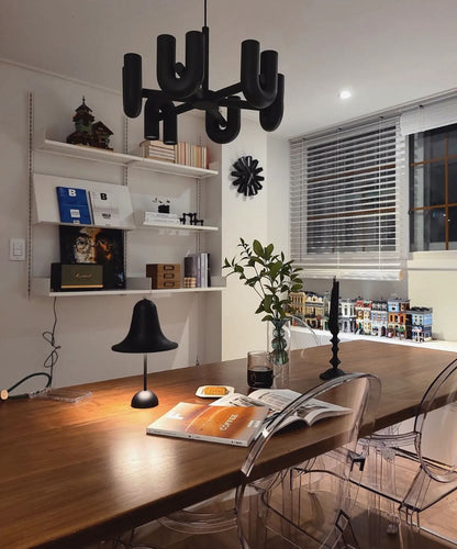 Modulare LED-Deckenleuchte mit verstellbaren Armen für individuelle Beleuchtung