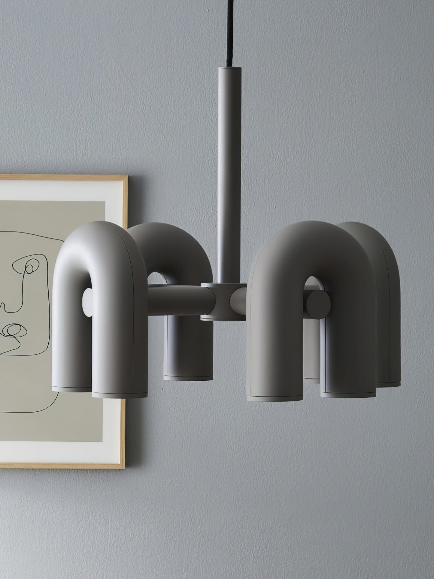 Modulare LED-Deckenleuchte mit verstellbaren Armen für individuelle Beleuchtung