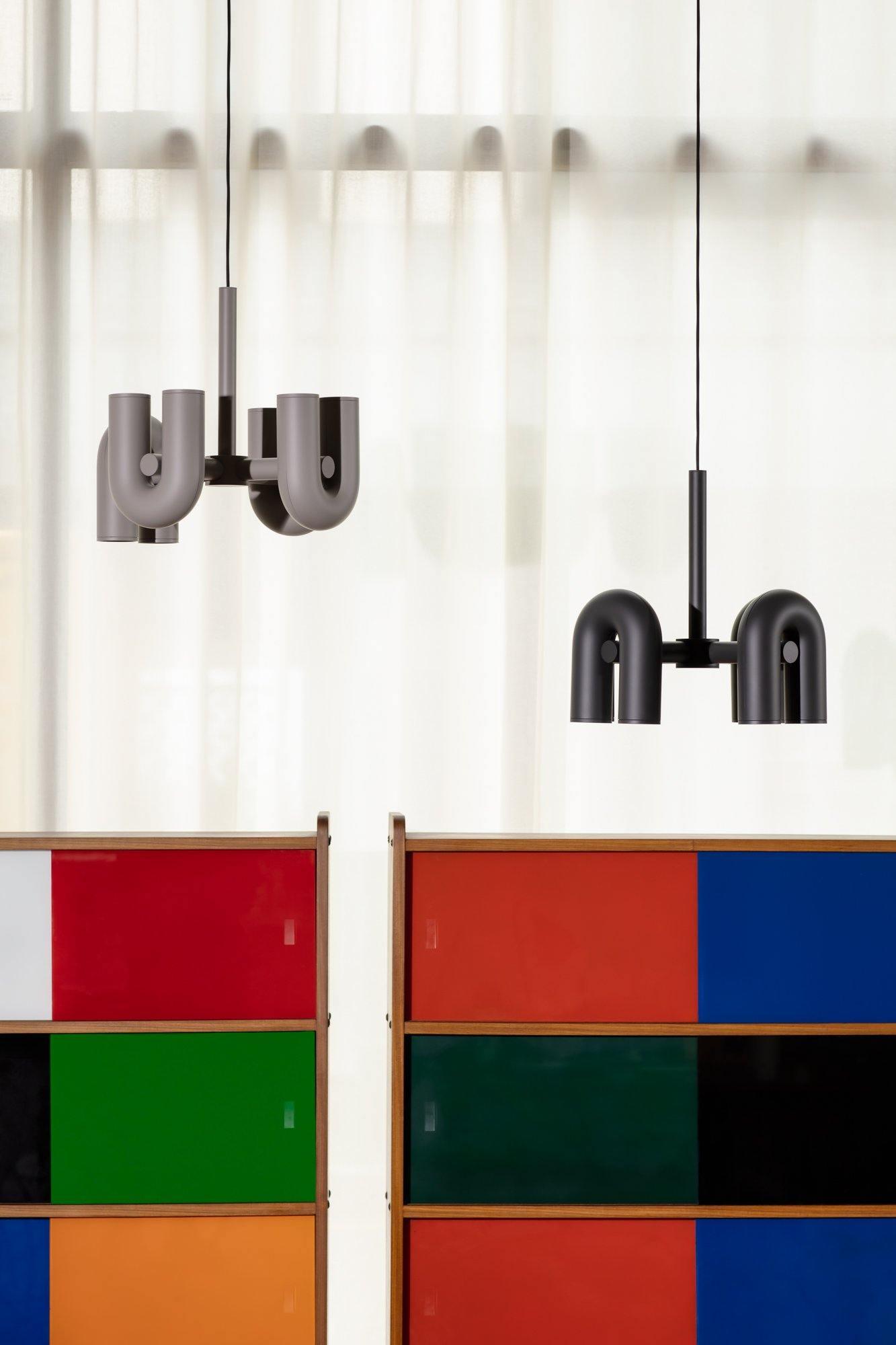 Modulare LED-Deckenleuchte mit verstellbaren Armen für individuelle Beleuchtung