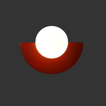 Halbkreis-Wandlampe mit LED-Beleuchtung für moderne Innenräume