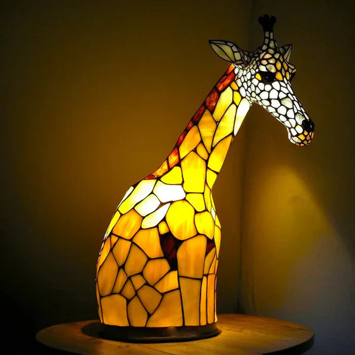 Tischlampe mit Tiermotiven und Glasdesign für stimmungsvolle Innenbeleuchtung