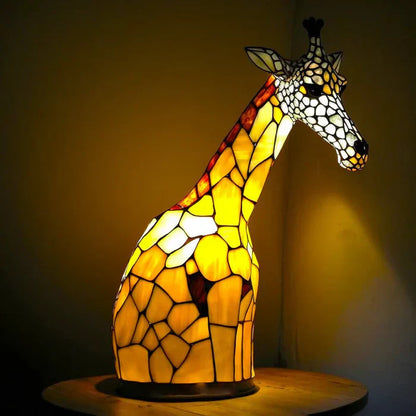 Tischlampe mit Tiermotiven und Glasdesign für stimmungsvolle Innenbeleuchtung