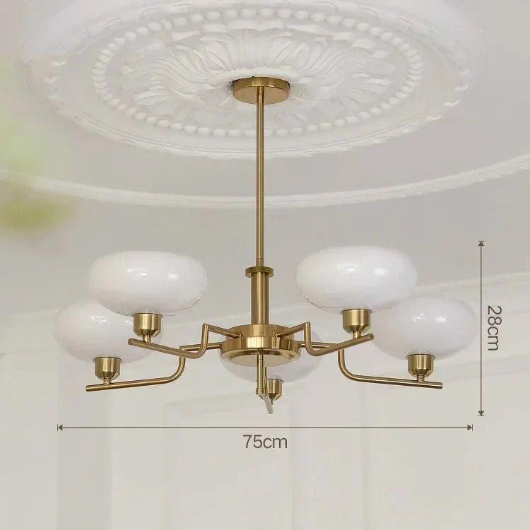 Bauhaus Mittelalter Kronleuchter mit Eisenrahmen und LED-Kompatibilität