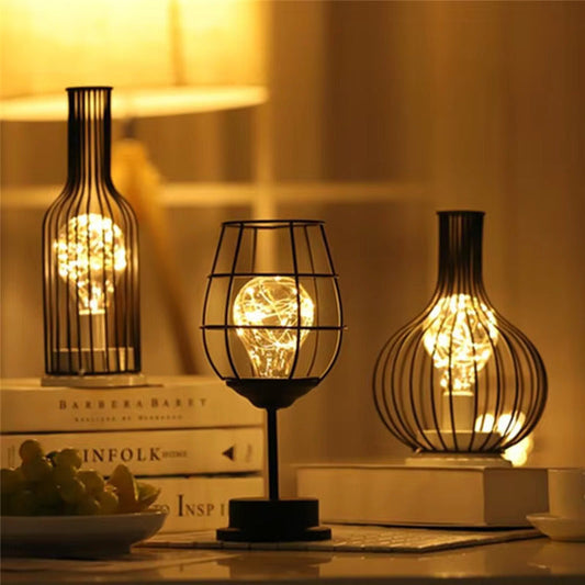 Kabellose LED-Tischleuchte mit Metallgitter