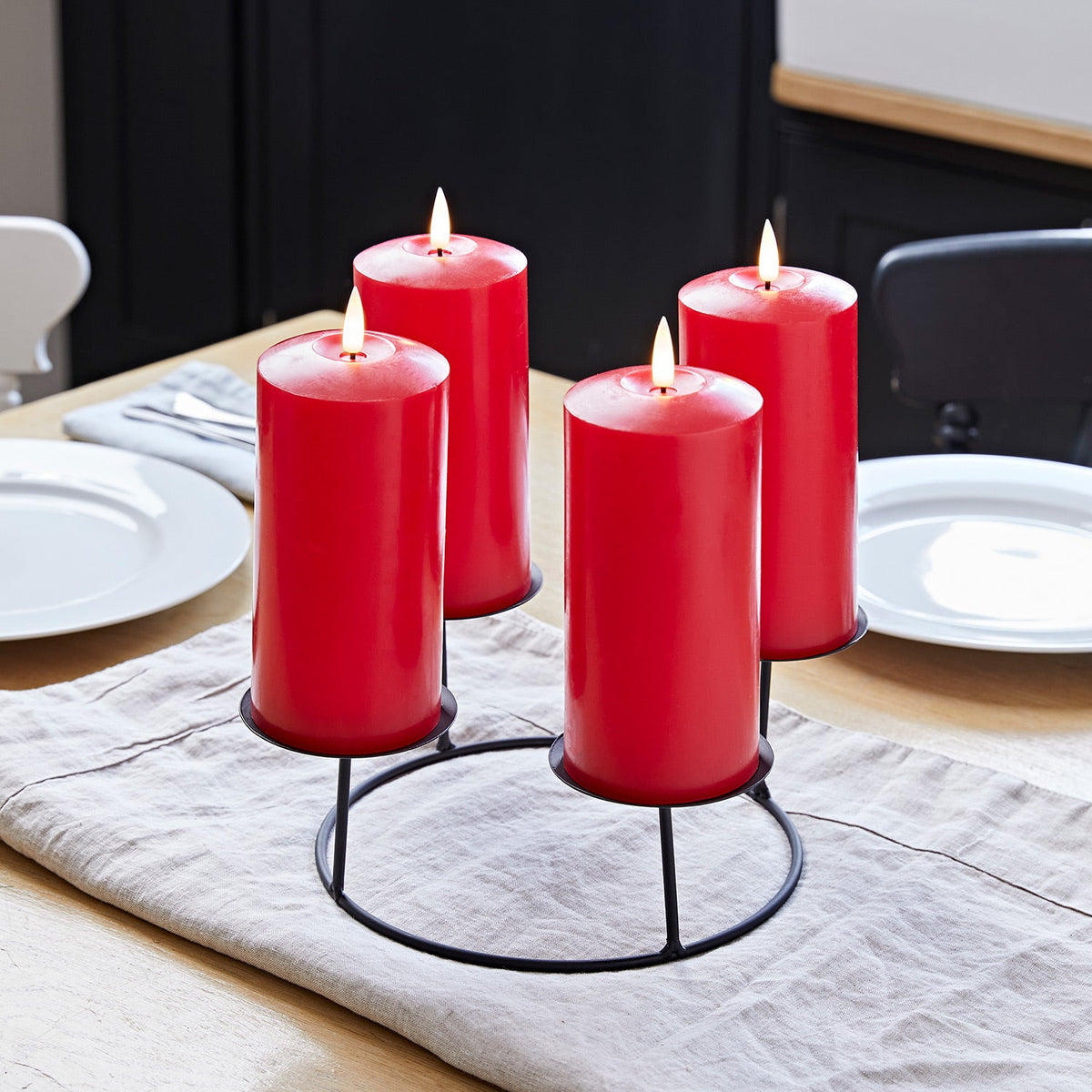 Kerzenständer mit 4 LED-Kerzen