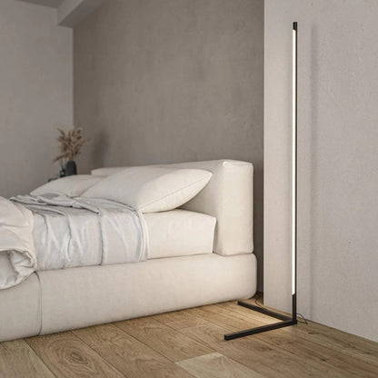 Lineare LED Stehlampe
