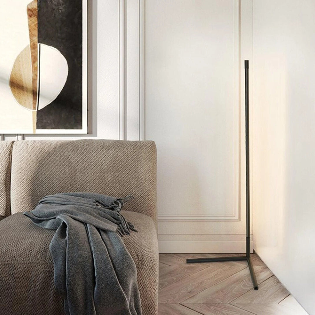 Lineare LED Stehlampe