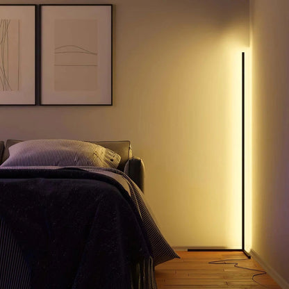 Lineare LED Stehlampe