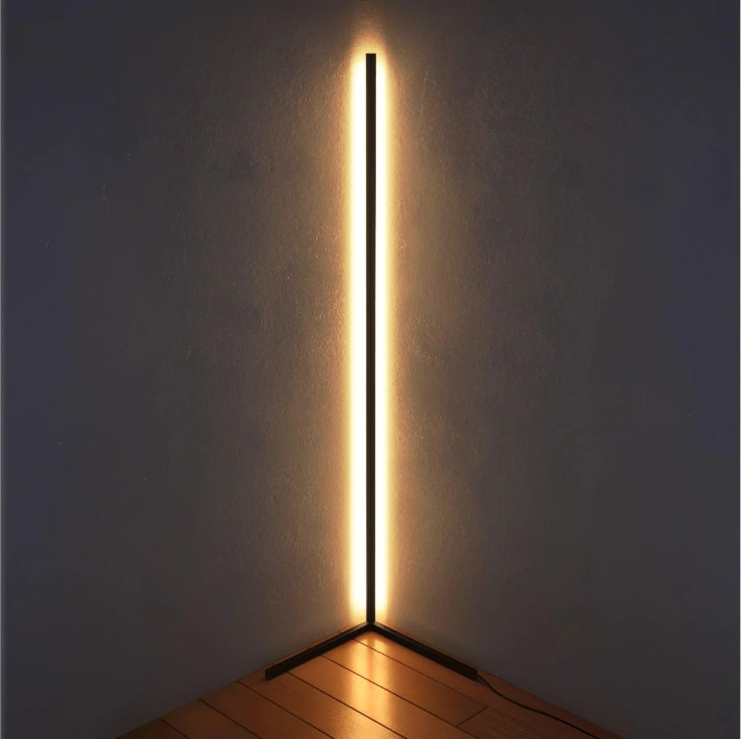 Lineare LED Stehlampe