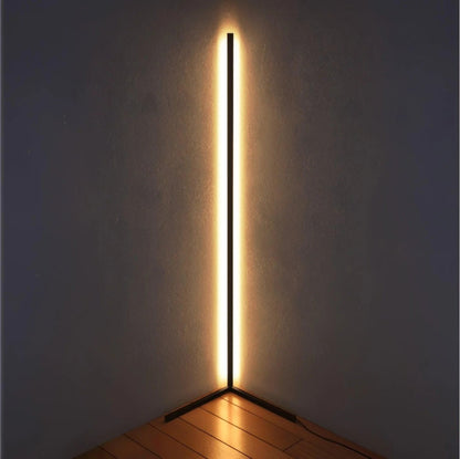 Lineare LED Stehlampe