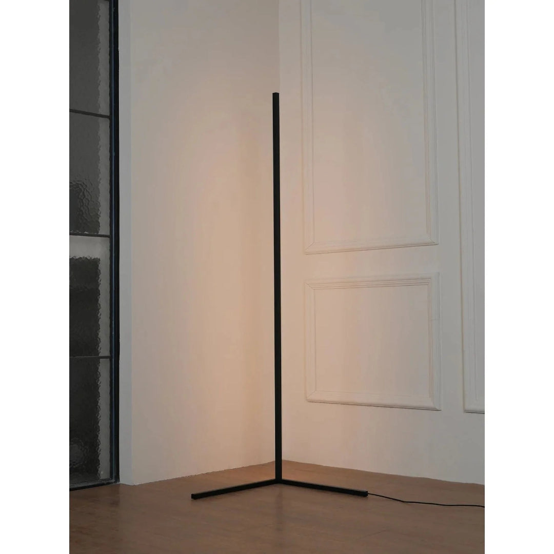 Lineare LED Stehlampe