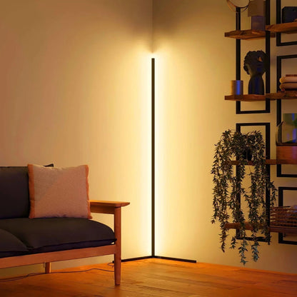 Lineare LED Stehlampe