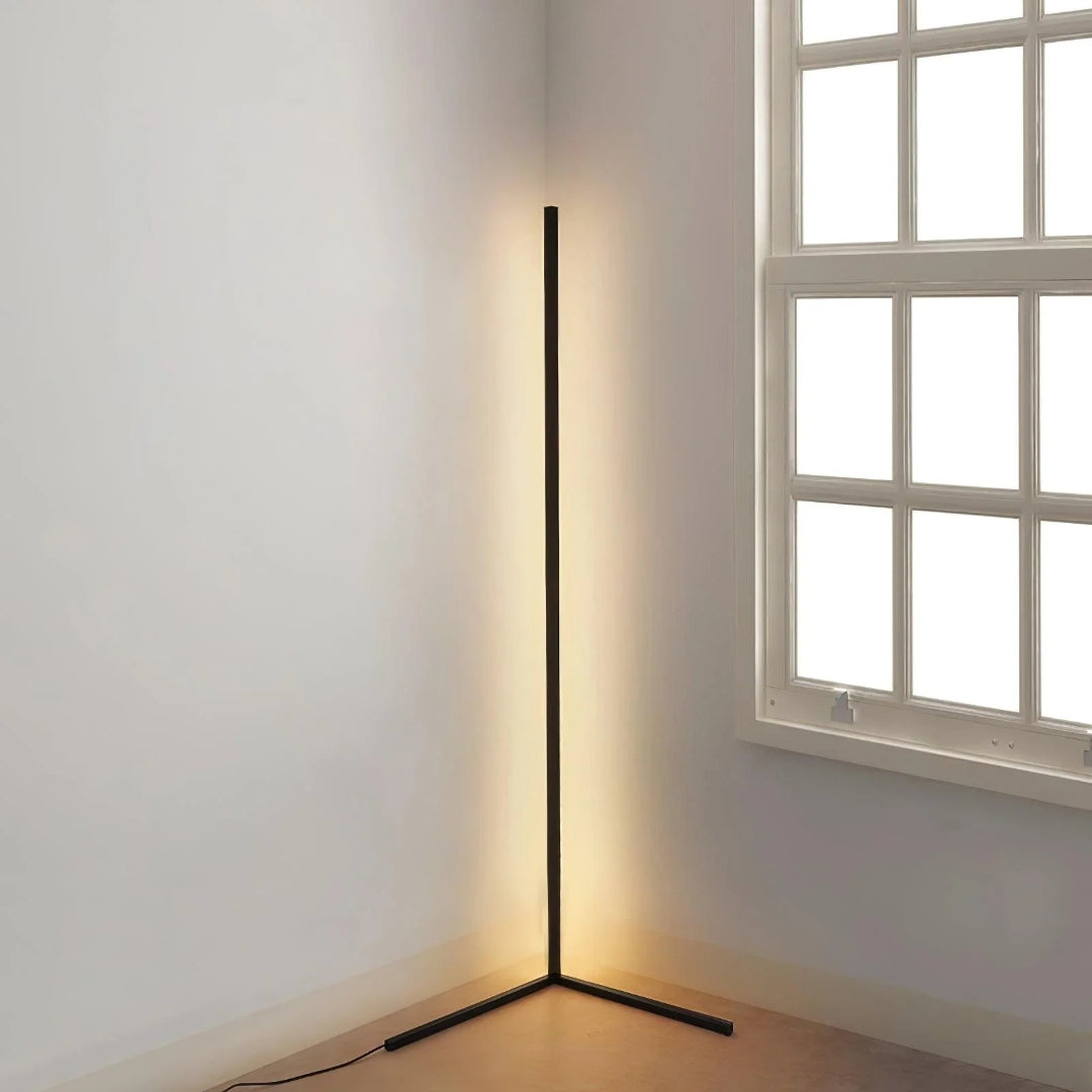 Lineare LED Stehlampe
