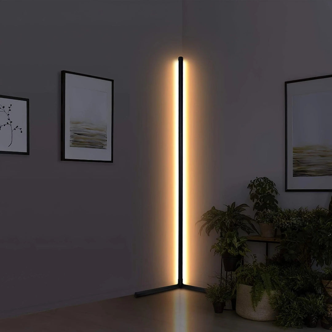 Lineare LED Stehlampe