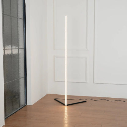 Lineare LED Stehlampe