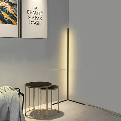 Lineare LED Stehlampe