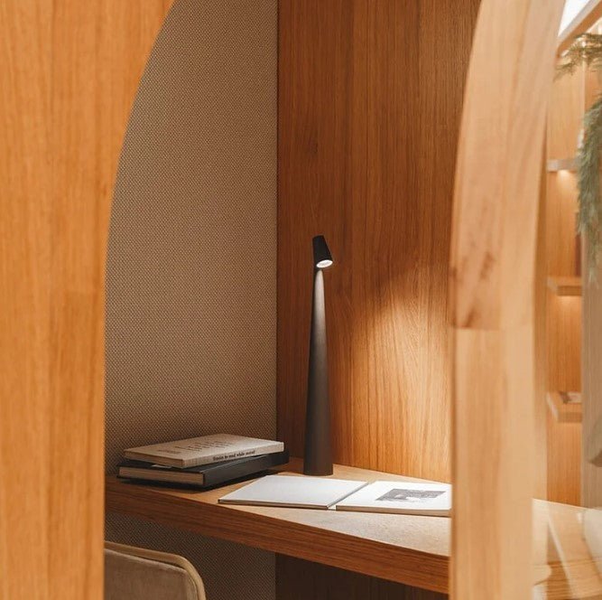 Tragbare LED-Tischlampe aus Aluminium – Dimmbar mit Akku und 3 Helligkeitsstufen