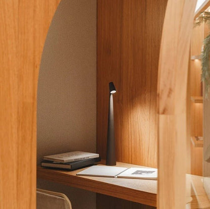 Tragbare LED-Tischlampe aus Aluminium – Dimmbar mit Akku und 3 Helligkeitsstufen