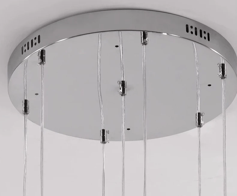 Treppen-Kronleuchter mit mehrstufigem Design und LED-Beleuchtung