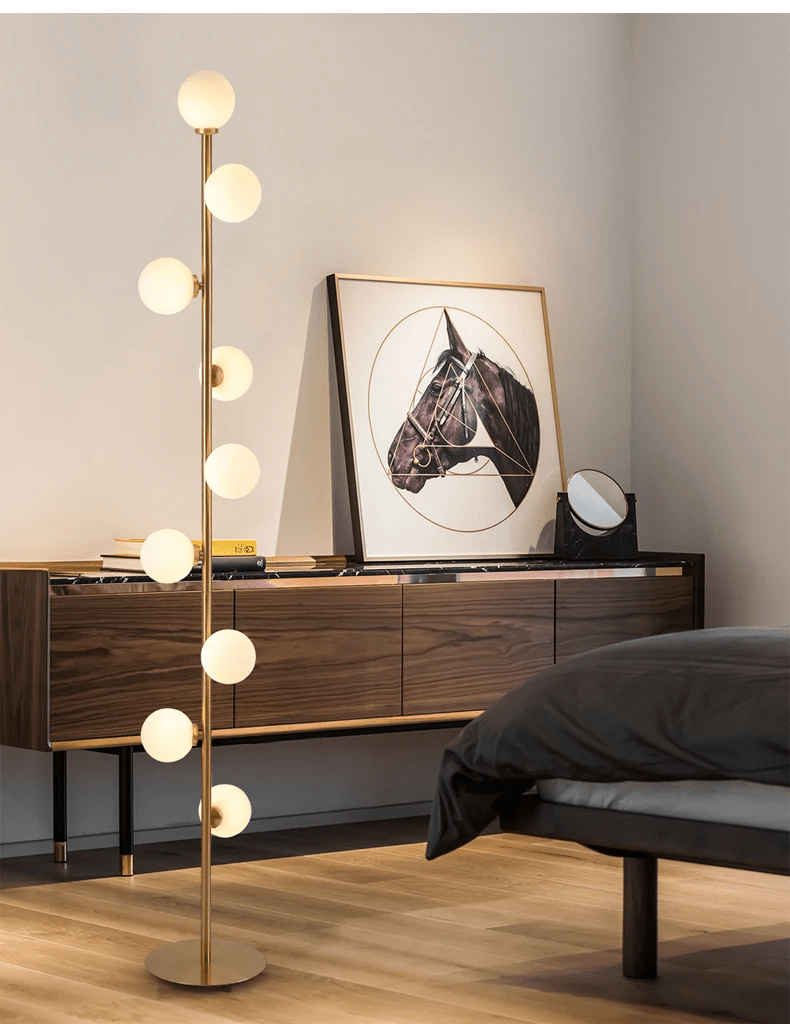 Stehleuchte aus Glas mit Metallrahmen und G9-Fassung für Wohn- und Schlafzimmer