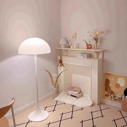 LED Stehleuchte im skandinavischen Pilzdesign mit E27-Fassung für Wohn- und Schlafzimmer