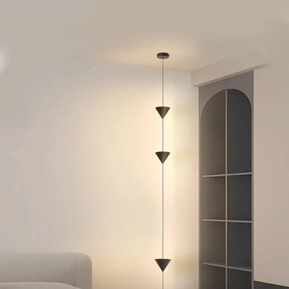 Stehlampe konisch floor-to-ceiling