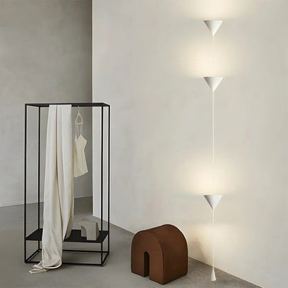 Stehlampe konisch floor-to-ceiling