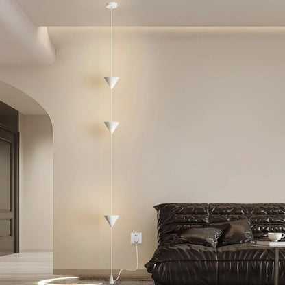 Stehlampe konisch floor-to-ceiling