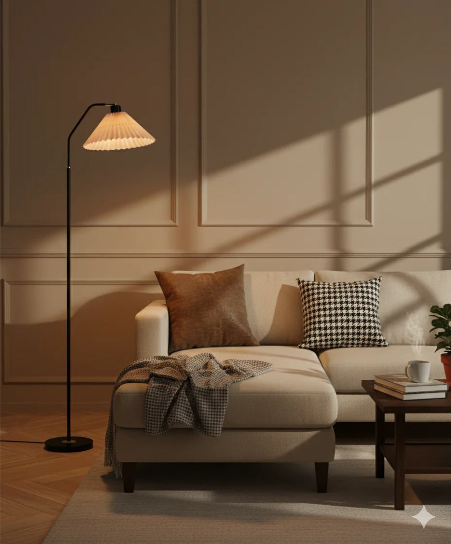 Stehlampe plissierter Schirm