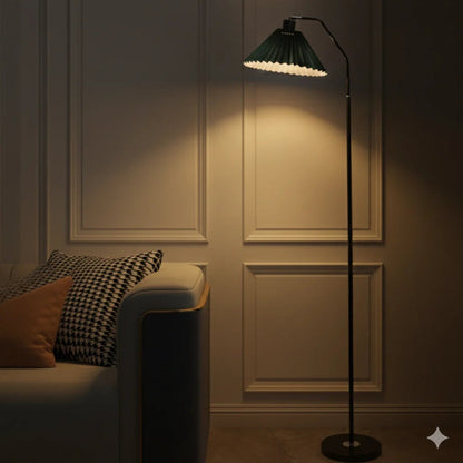 Stehlampe plissierter Schirm